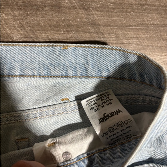 Mens Wrangler Light Wash Western Blue Jeans Size 34x32 Relaxed Bootcut Cowboy - Picture 1 of 3
